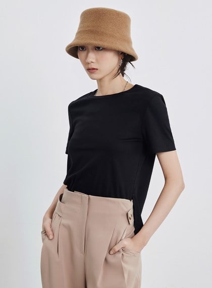 素面背簍空細節短袖上衣